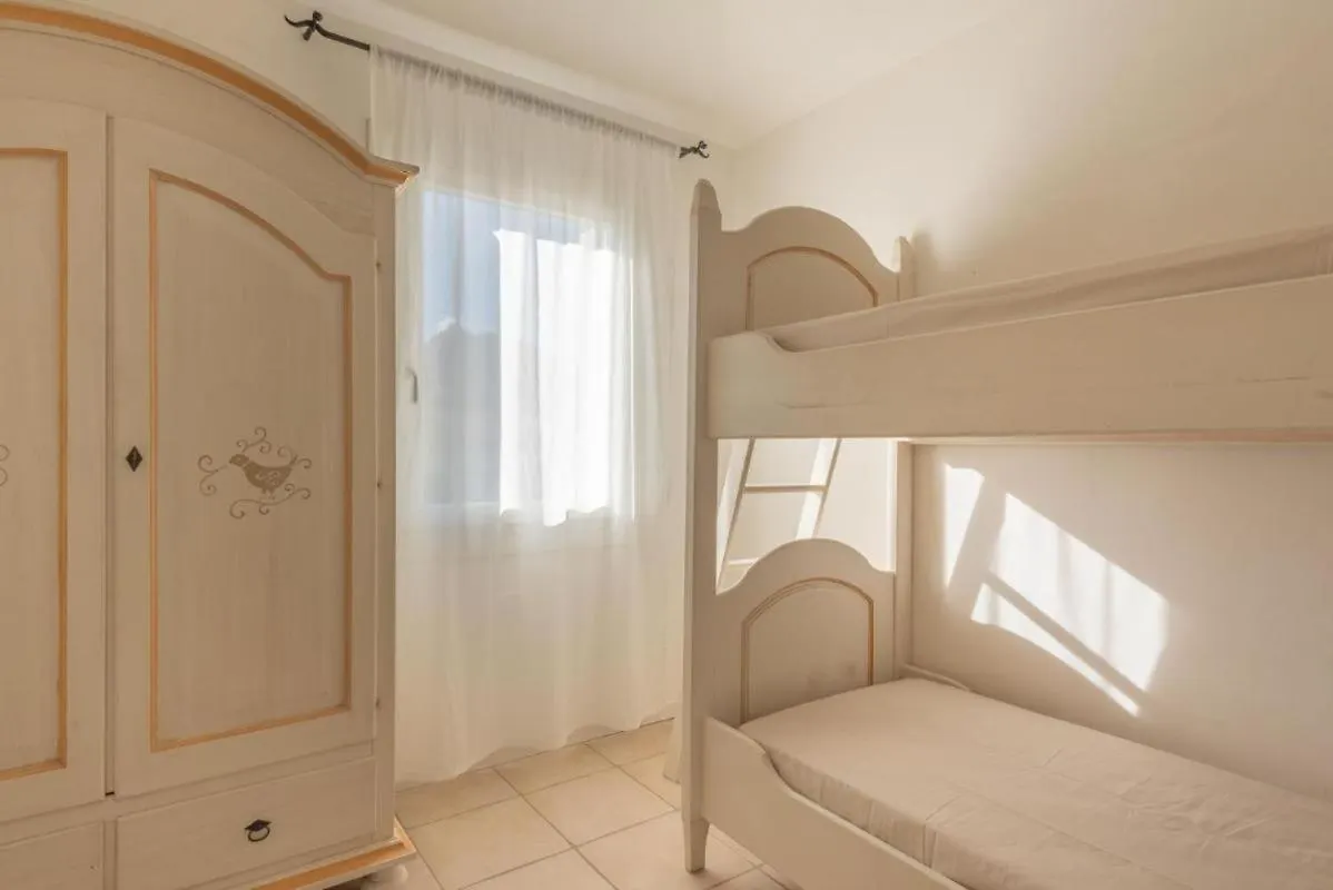 Elegant Residence Ea Bianca 2 Bedroom Sleeps 6 Extra Bed Available N0614 Cala Bitta 0*,