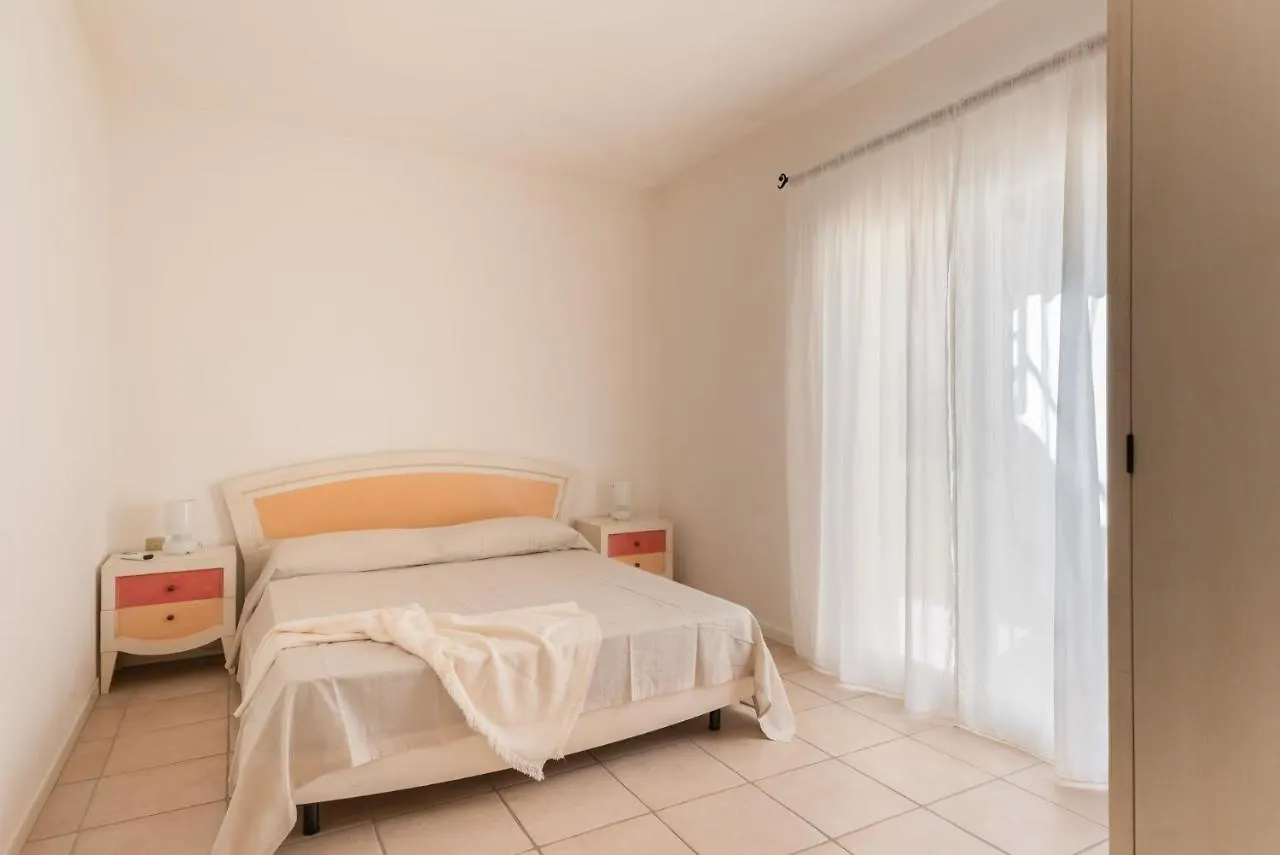Elegant Residence Ea Bianca 2 Bedroom Sleeps 6 Extra Bed Available N0614 Cala Bitta 0*,  Italia